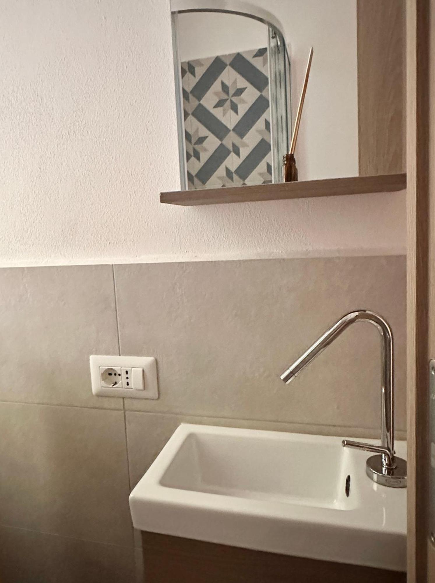كومو Casa Ling -Ac - Parking-2Bathrooms المظهر الخارجي الصورة